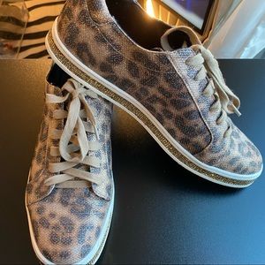 Kenneth Cole Reaction Shimmery Leopard Sneakers, size 11